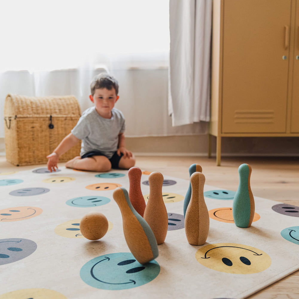 Kegelspiel aus Kork für Kinder