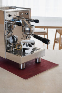 Kaffemaschinenunterlage_Grano_FlorianBachmann_magenta