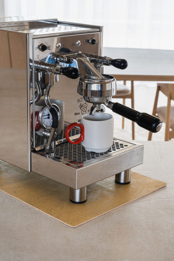 Kaffemaschinenunterlage_Grano_FlorianBachmann_senf