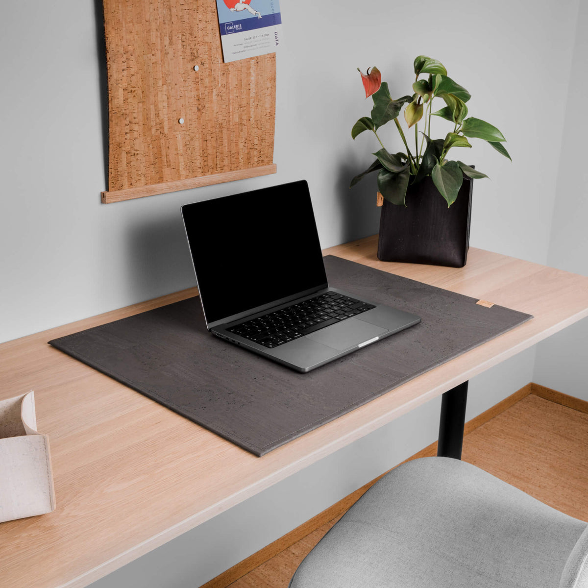 Marlo desk pad